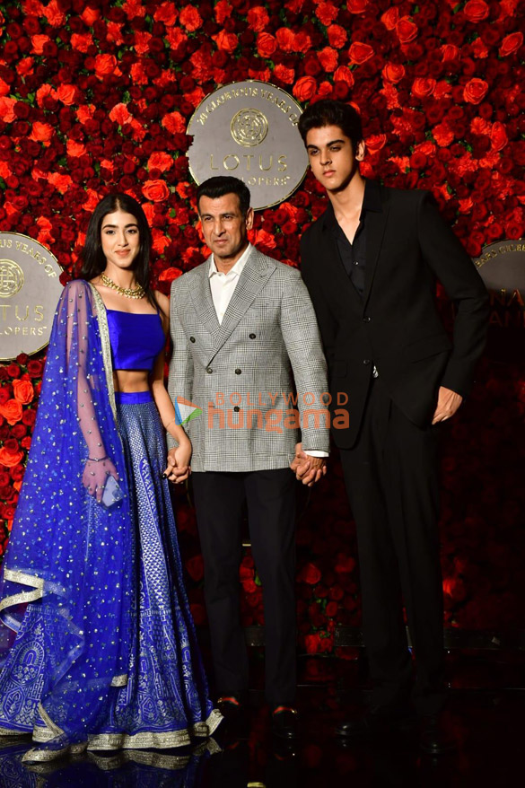 photos shah rukh khan kajol and others attend anand pandits birthday bash 7766 4