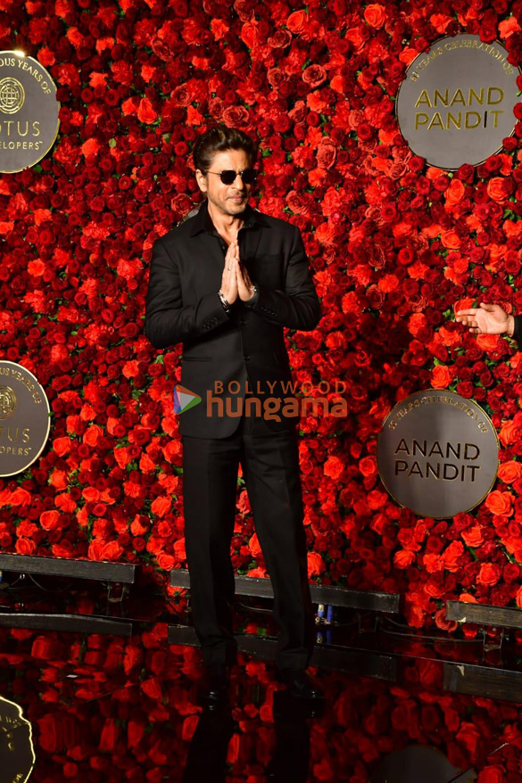 photos shah rukh khan kajol and others attend anand pandits birthday bash 990 2