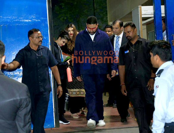 photos shah rukh khan suhana khan amitabh bachchan abhishek bachchan and others snapped at ambani schools annual function 9