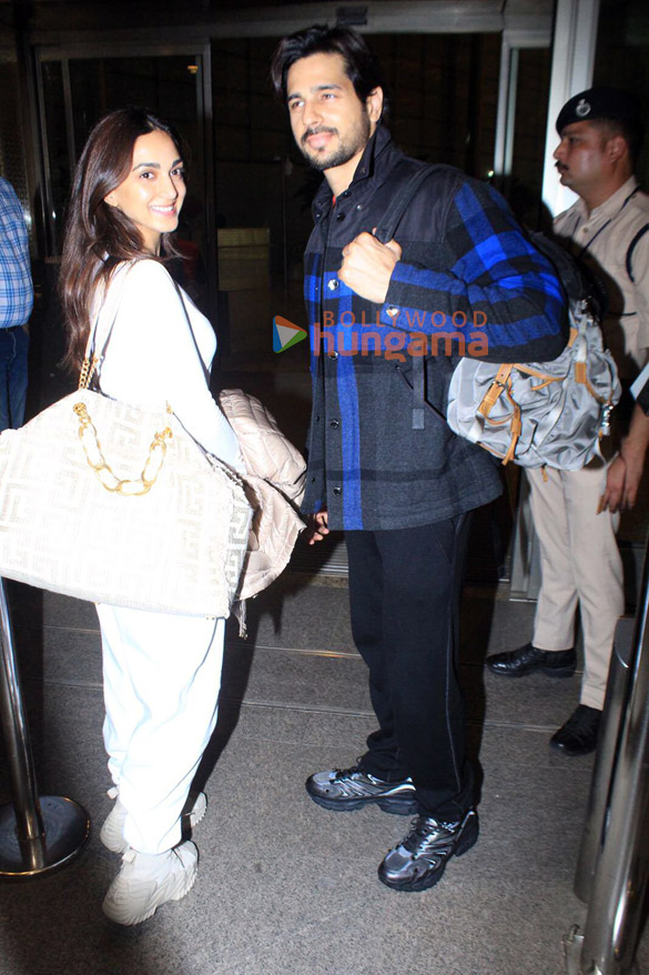 Photos: Sidharth Malhotra and Kiara Advani snapped at the airport | Parties & Events