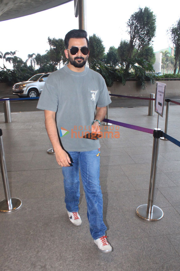 photos sophie choudry karan johar and prithviraj sukumaran snapped at the airport 2