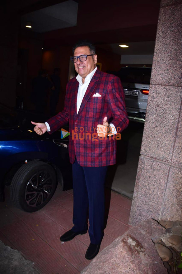photos uorfi javed and boman irani snapped in bandra 4