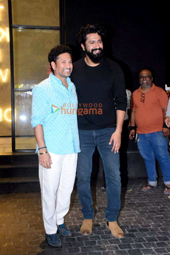 photos vicky kaushal snapped attending a show of sam bahadur at lightbox preview theatre khar 7