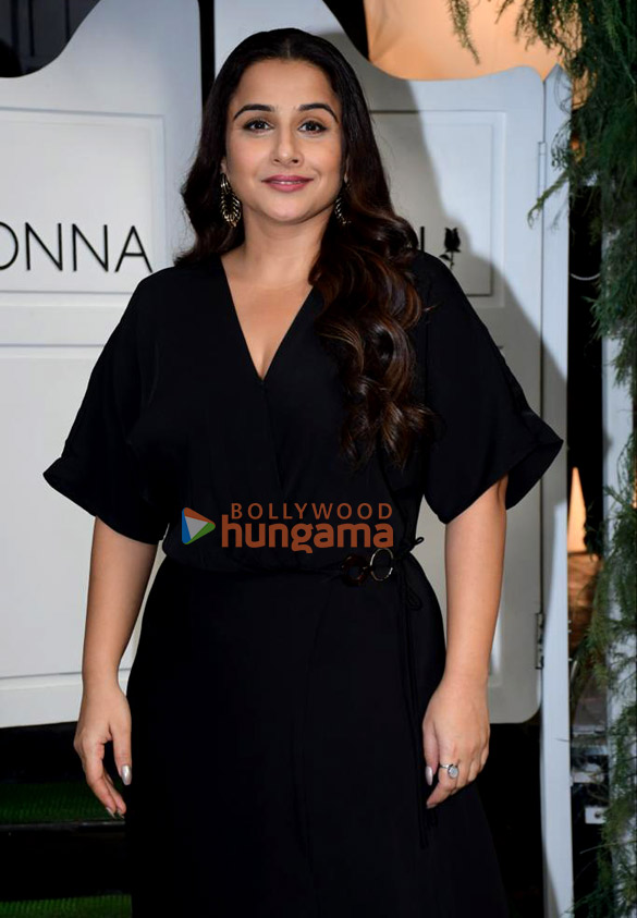 photos vidya balan snapped in bandra 2 2