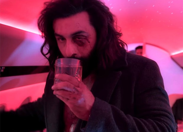 Ranbir Kapoor starrer Animal deleted scene surfaces online; bruised Ranvijay Singh Balbir drinks alcohol, flies private jet, watch 