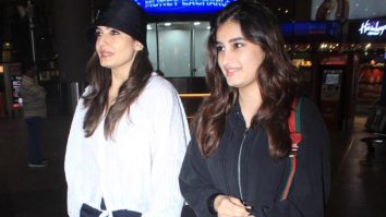 Paps favourite mother-daughter duo gets clicked at the airport, Raveena Tandon & Rasha Thadani