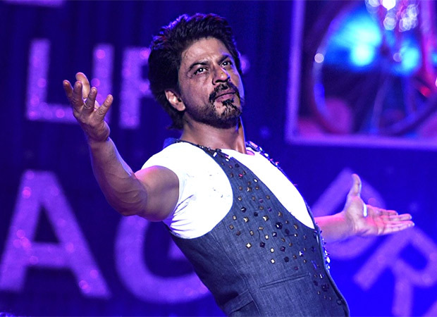 Shah Rukh Khan leaves audiences enthralled as he dances LIVE on stage on Pathaan and Jawan songs