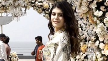 We absolutely love her confidence! Sanjana Sanghi