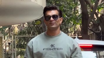 ‘Captain’, paps compliment Karan Singh Grover as he gets clicked