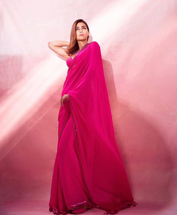 Kriti Sanon turns into a desi barbie wearing a pink drape by Arpita Mehta for Teri baaton mein uljha jiya promotions
