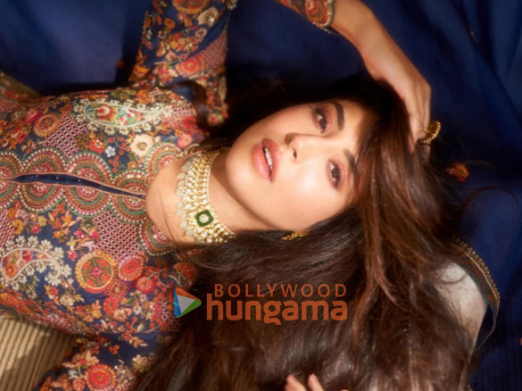 kritika kamra 5 11