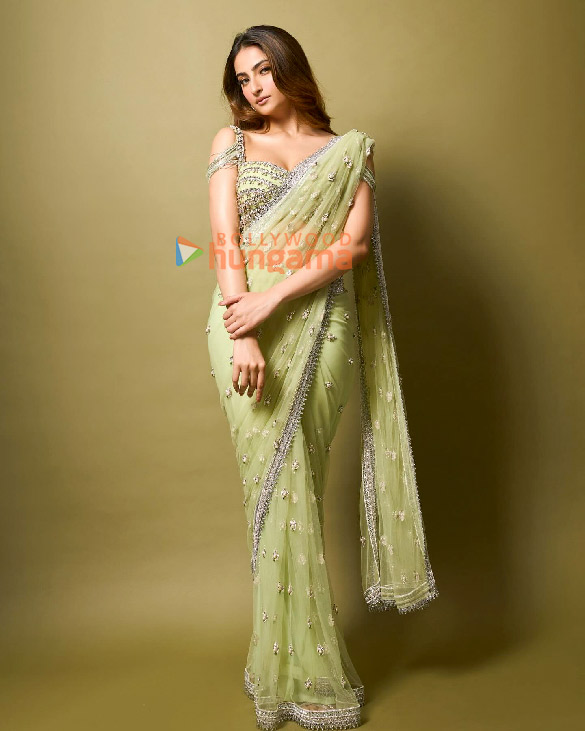 palak tiwari 2 122
