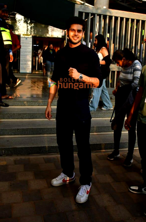 photos abhimanyu dasani snapped at mithibai college 2