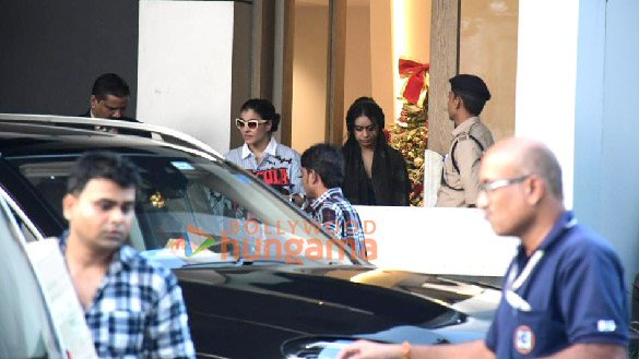 photos ajay devgn snapped with family at kalina airport 4