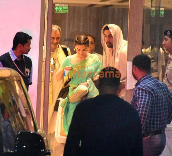 Photos: Alia Bhatt, Ranbir Kapoor, Katrina Kaif, Vicky Kaushal and others snapped at Kalina airport