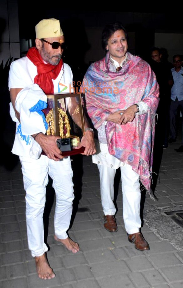 photos alia bhatt ranbir kapoor katrina kaif vicky kaushal and others snapped at kalina airport 9