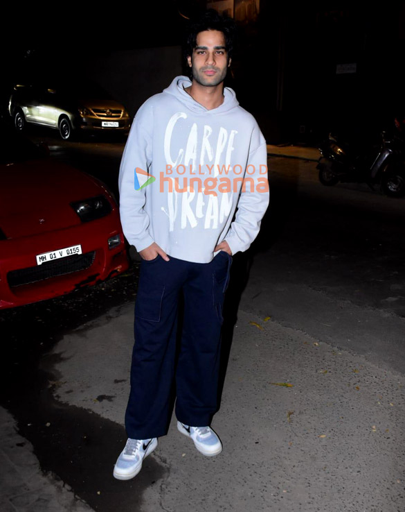 photos aman devgan snapped in bandra 1 2
