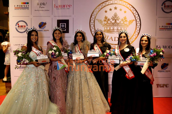 photos amruta khanvilkar graces the finale of miss and mrs maharashtra 3