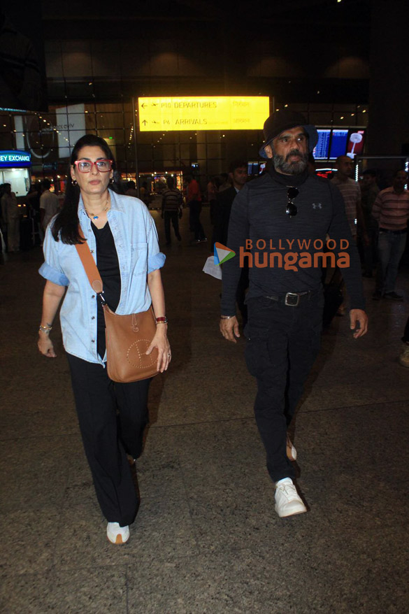 photos bhumi pednekar rakul preet singh jackky bhagnani and others snapped at the airport 3