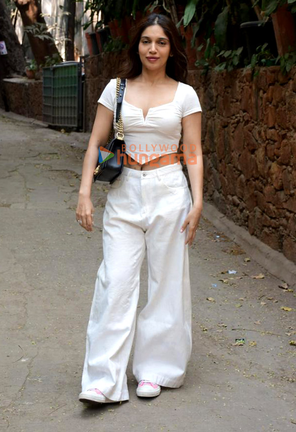 photos bhumi pednekar snapped outside krome studio in bandra 1