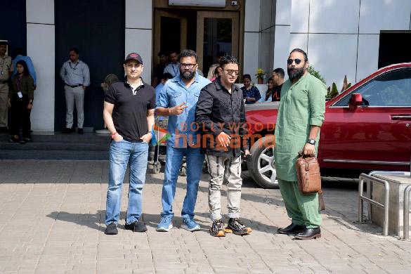 photos bhushan kumar sandeep reddy vanga shiv chanana snapped at the kalina airport 1