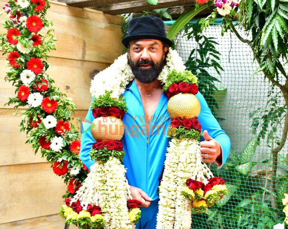 Photos: Bobby Deol celebrates his birthday with the media Photos: Bobby Deol celebrates his birthday with the media