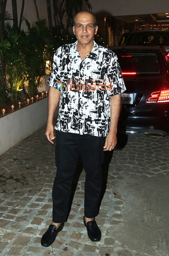 photos celebs attend javed akhtars birthday bash at anil kapoors house in juhu 5