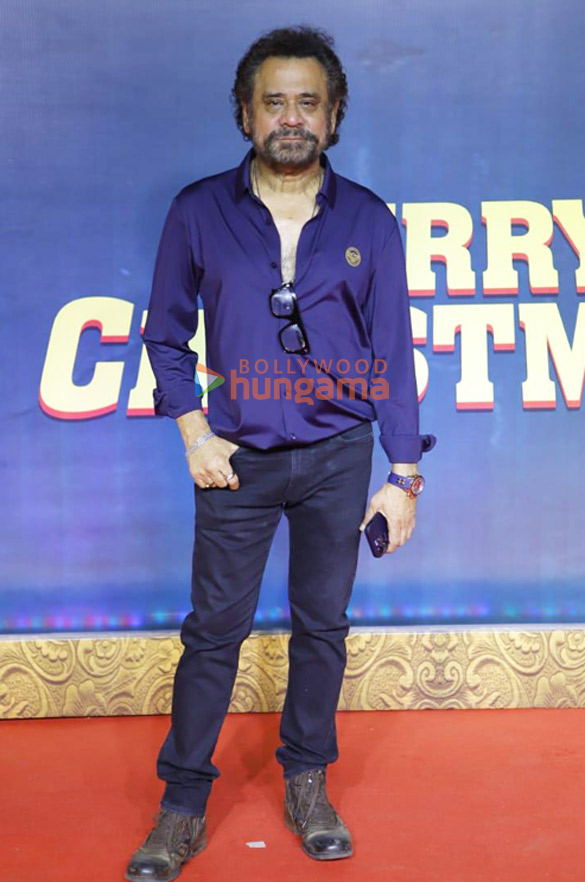 photos celebs grace the premiere of merry christmas 540 15