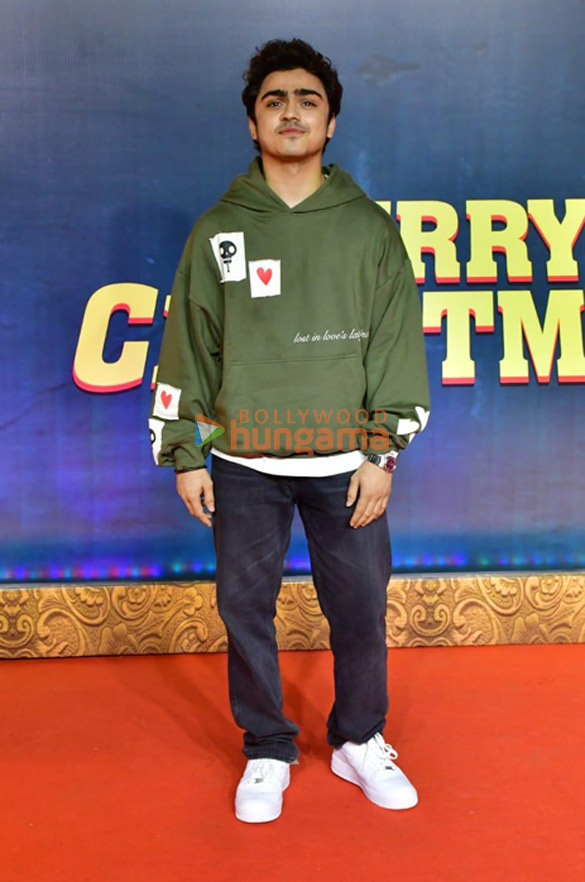 photos celebs grace the premiere of merry christmas 540 51