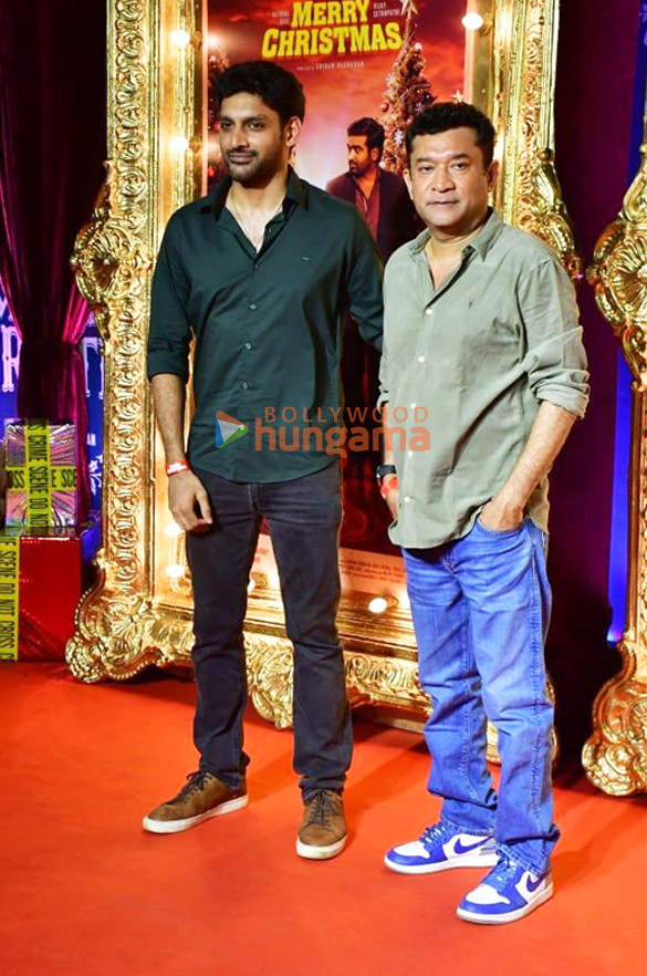 photos celebs grace the premiere of merry christmas 9