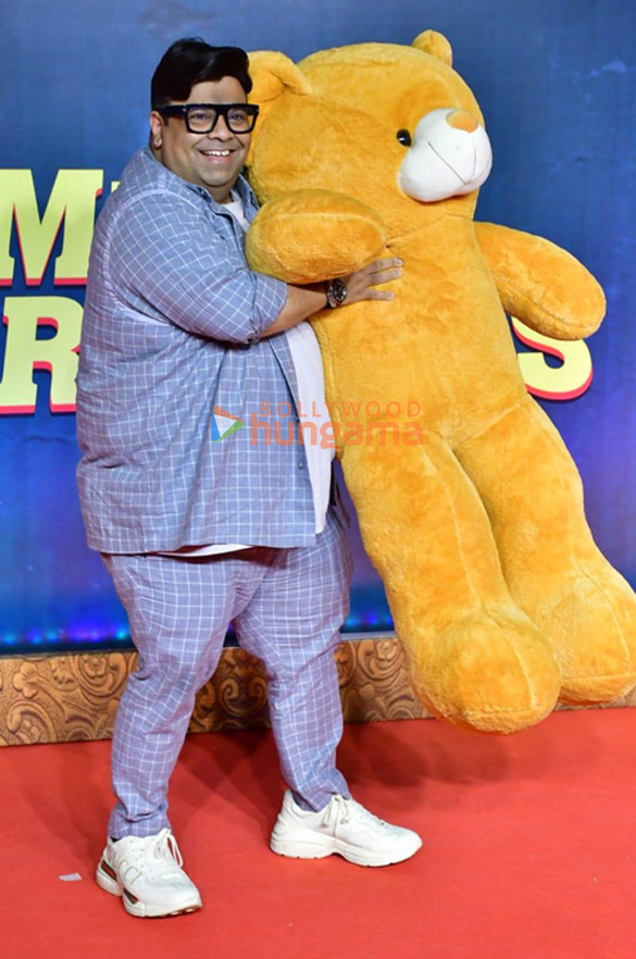 photos celebs grace the premiere of merry christmas more 18