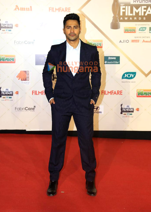 photos celebs grace the red carpet of 69th filmfare awards 2024 19