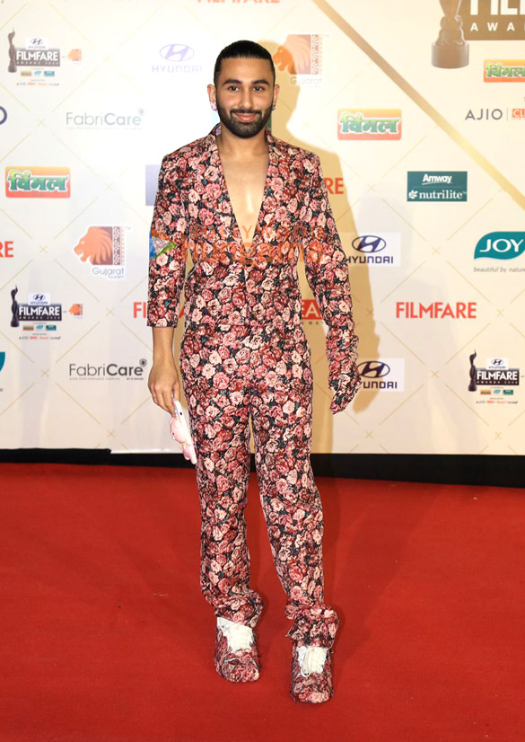 photos celebs grace the red carpet of 69th filmfare awards 2024 26