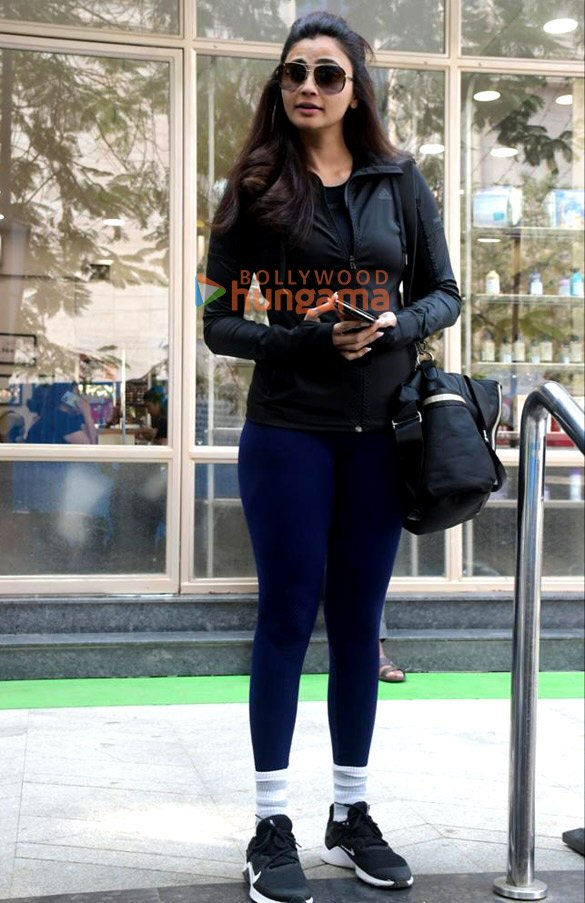 Photos: Daisy Shah spotted outside a salon in Bandra