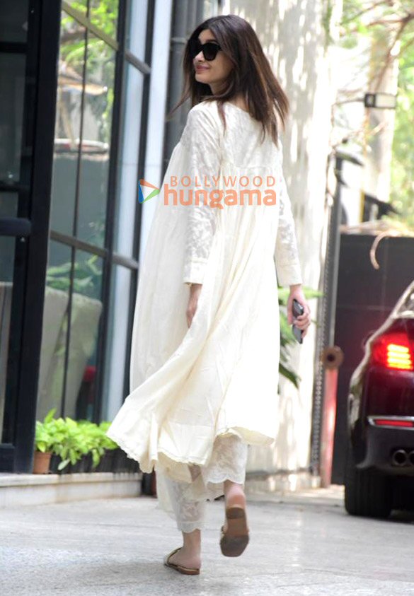 photos diana penty snapped outside maddock office 2