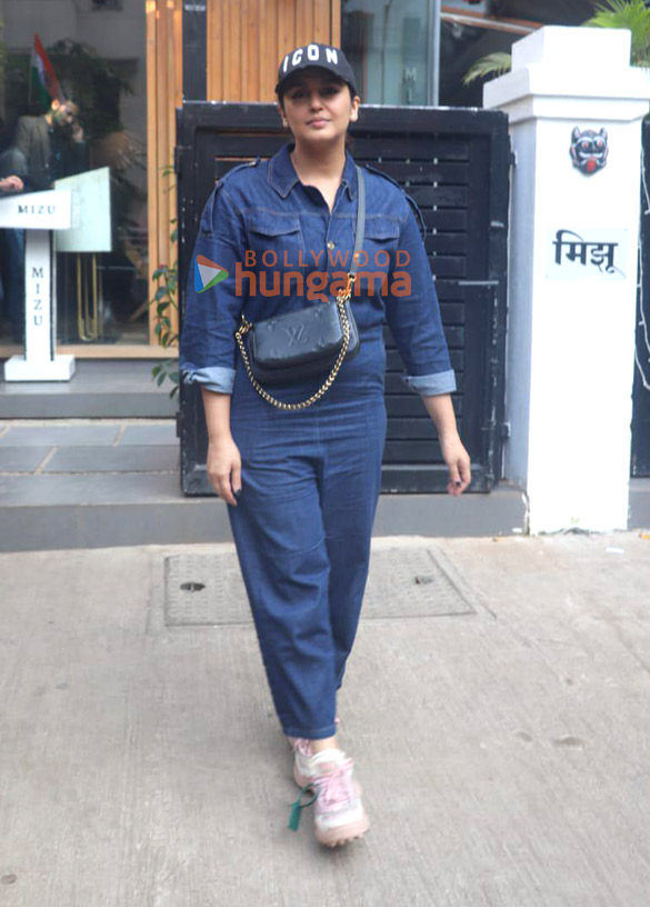 photos huma qureshi snapped in bandra 6