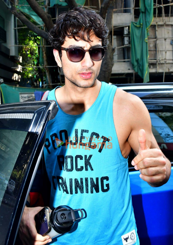 photos ibrahim ali khan snapped in juhu 1 2