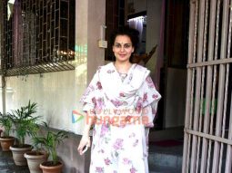 Photos: Kangana Ranaut spotted outside a dubbing studio in Bandra