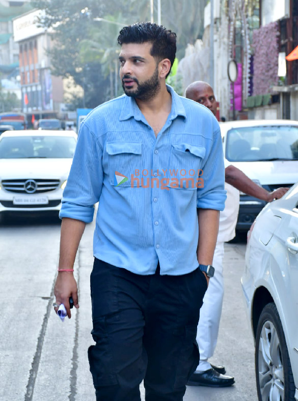 Photos: Karan Kundrra snapped in Juhu | Parties & Events