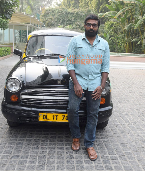 photos katrina kaif vijay sethupathi sriram raghavan and others snapped promoting merry christmas 6