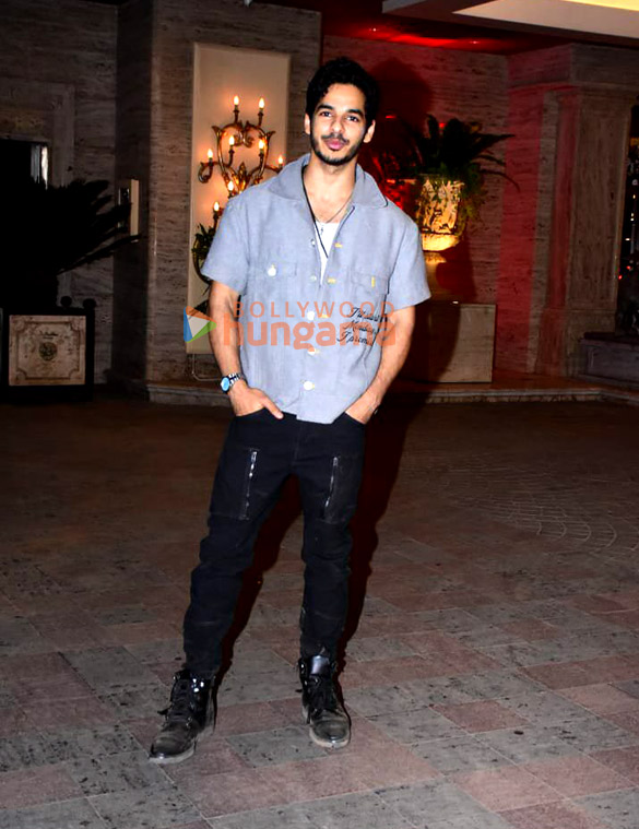 Photos Malaika Arora, Sonam Kapoor Ahuja, Anand Ahuja and others snapped at a party hosted for Jonas Brothers in Mumbai (12)