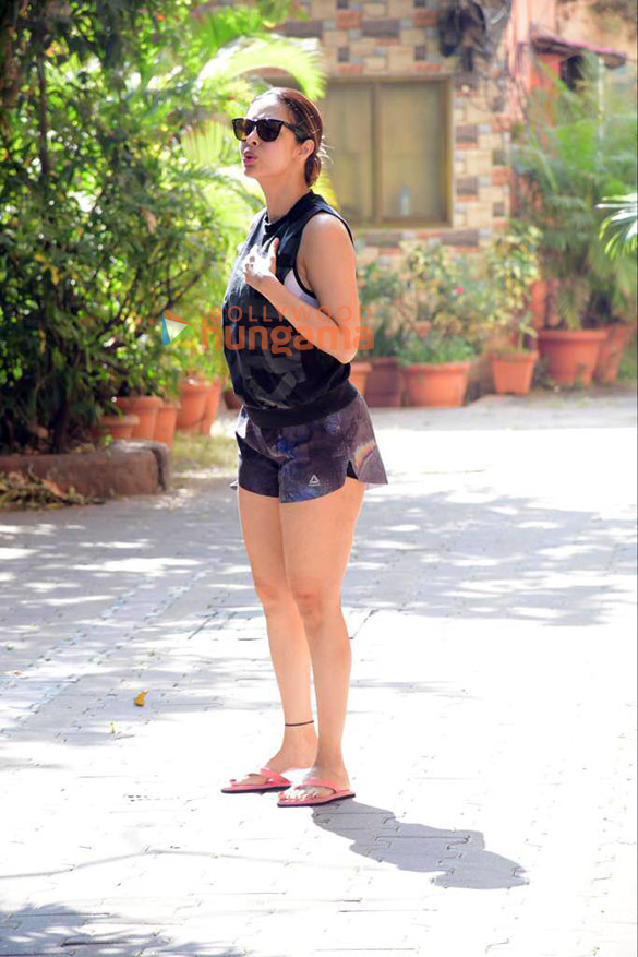 photos malaika arora spotted at diva yoga in bandra 2 21