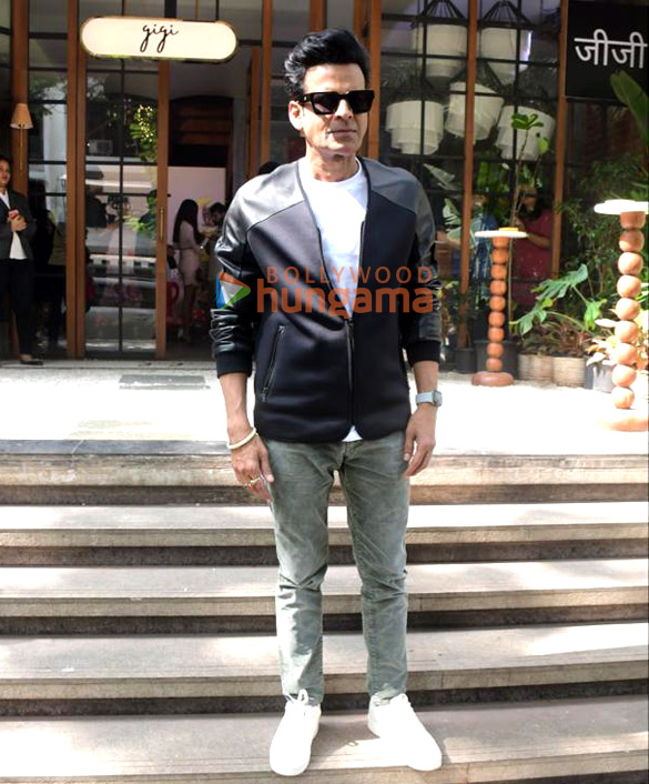photos manoj bajpayee snapped outside gigi restaurant in bandra 3