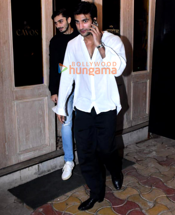 Photos: Meezaan Jafri, Sara Tendulkar, Shikhar Pahariya and Alfia Jaffery snapped in Bandra Photos: Meezaan Jafri, Sara Tendulkar, Shikhar Pahariya and Alfia Jaffery snapped in Bandra