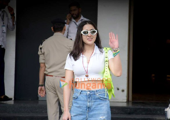 photos ranbir kapoor sara ali khan ayushmann khurrana and karan johar snapped at kalina airport 8