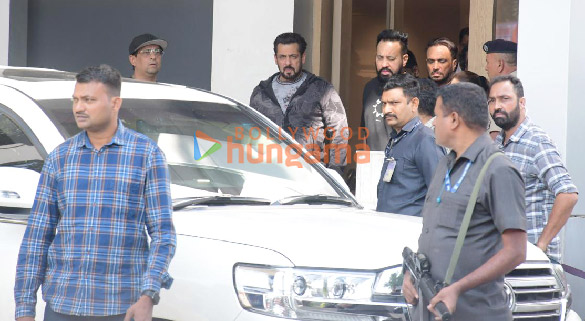 photos salman khan snapped at kalina airport 1 4