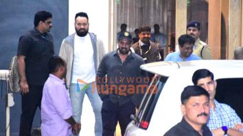 Photos: Salman Khan snapped at Kalina airport