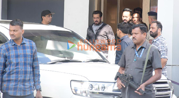 photos salman khan snapped at kalina airport 3 4