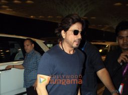 Photos: Shah Rukh Khan, Ananya Panday and others snapped at the airport