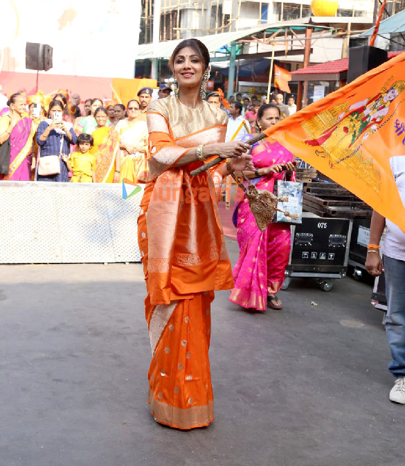 Photos: Shilpa Shetty snapped at the Siddhivinayak Temple in Mumbai